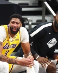 Worlds 2025赛程-双星闪耀助湖人继续进步，戴维斯三分线外投得更准