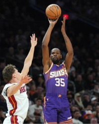 队记：热火将在明年继续追逐杜兰特，他们相信后者将成自由球员