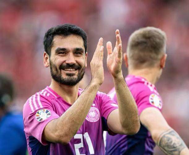 1724086217043079968.jpg d25c5c307feee5249498a0b058a4e33.jpg